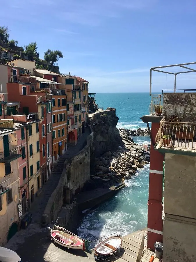 Sara Apartment, Comfort&lateral sea view Riomaggiore