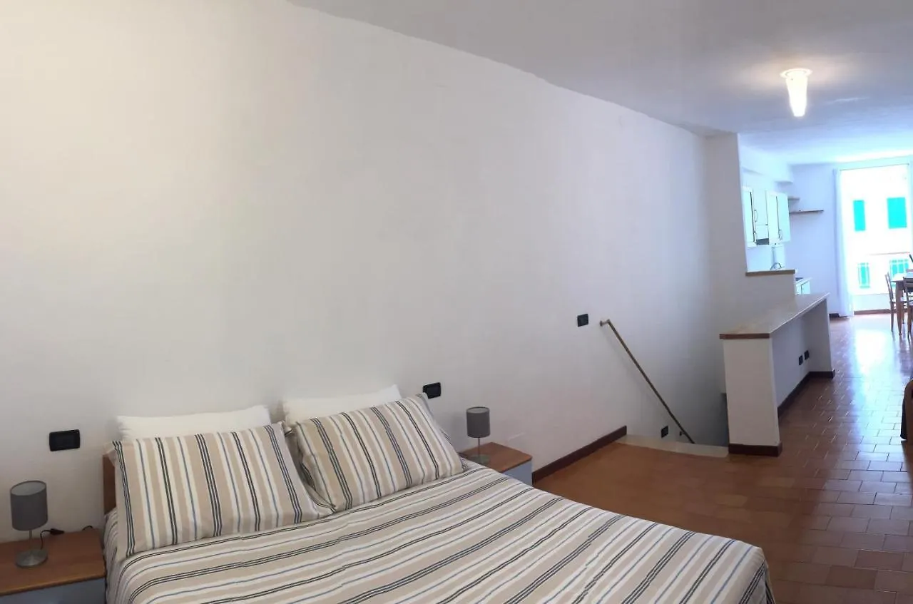 Sara Apartment, Comfort&lateral sea view Riomaggiore Apartamento