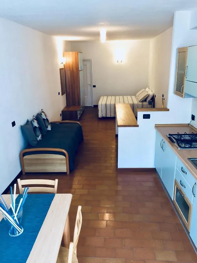 Sara Apartment, Comfort&lateral sea view Riomaggiore Italia